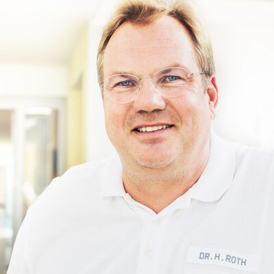 Dr. med. Henrik J. Roth, MBA