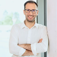 Dr. med. David Bakker Dr. med. David Bakker