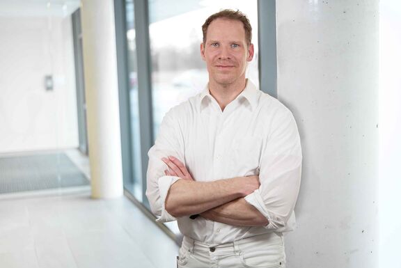 Dr. Arik Drebes; Leiter des Departments Endoprothetik an der Fachklinik 360° in Ratingen