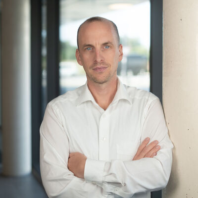Dr. med. Lutz van Heek