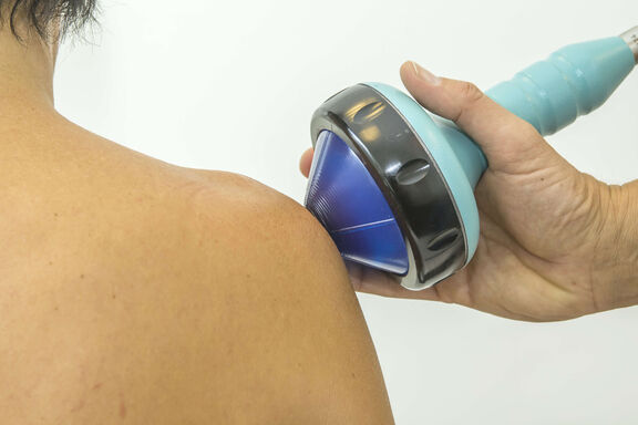 Behandlung Stoßwellen-Therapie Behandlung Stoßwellen-Therapie