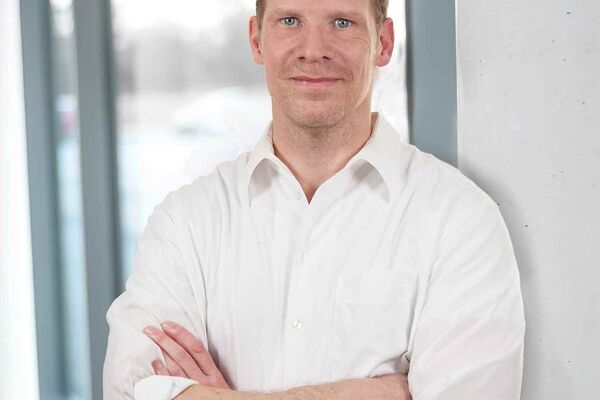 Dr. Arik Drebes Dr. Arik Drebes